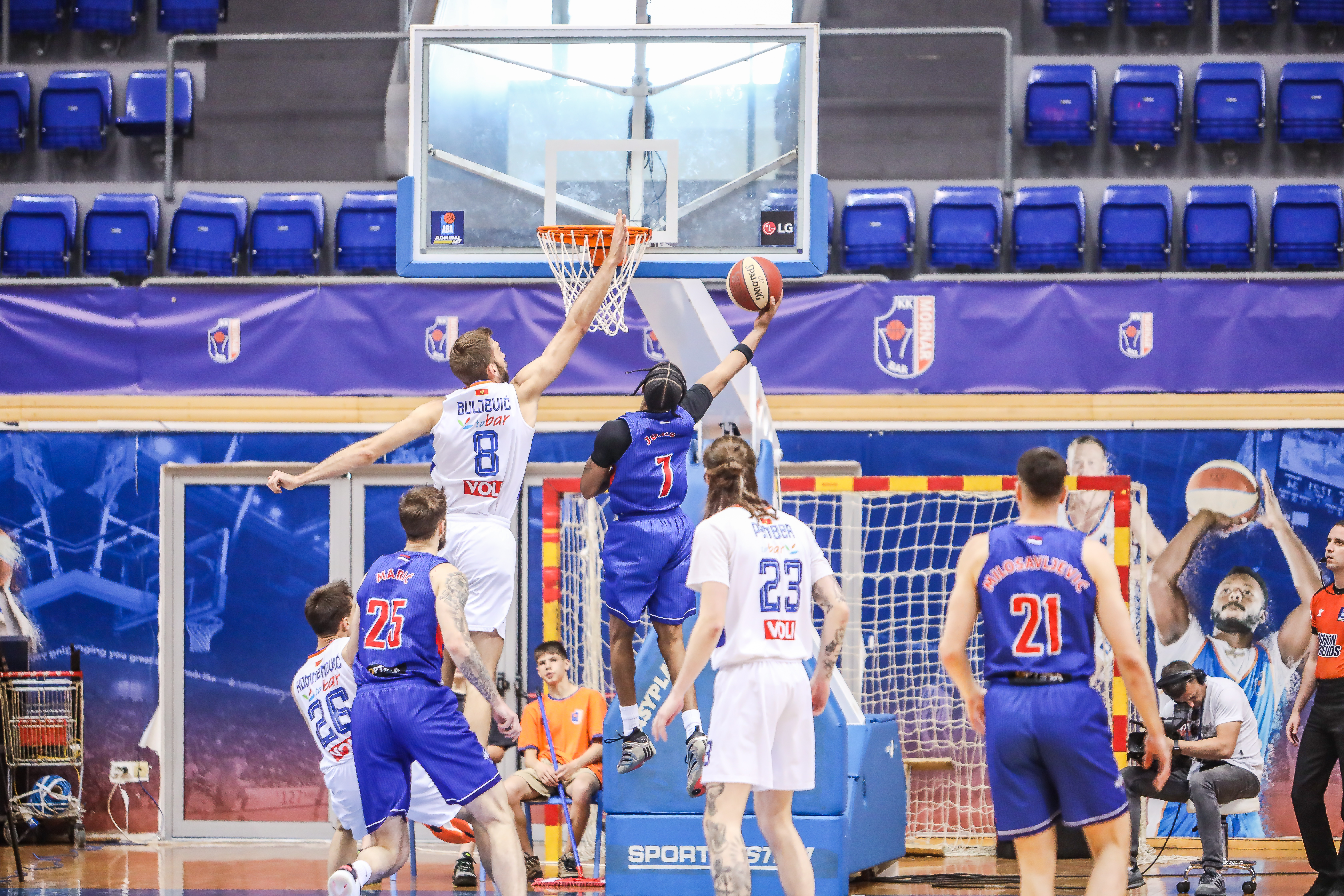 https://photo.aba-liga.com/copper/albums/userpics/10002/20250503103928_Mornar_-_Igokea-125.jpg